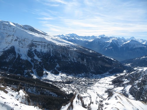 Photo : Vue sur Loèche-les-Bains depuis la Gemmi ©M. Doctor